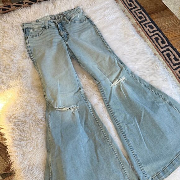 Wrangler Retro flare leg jeans - Picture 3 of 12